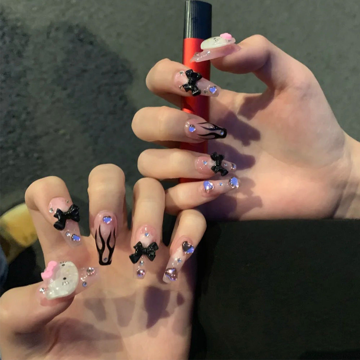 PRESS ON MANICURE BLACK KITTY CON COLLA